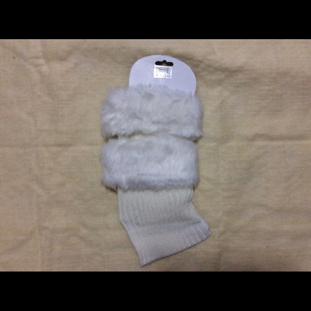 Cream leg warmers..NEW